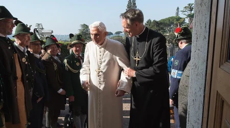 u201cNada mu00e1s que la verdadu201d: Secretario de Benedicto XVI publicaru00e1 memorias con el Papa Emu00e9rito