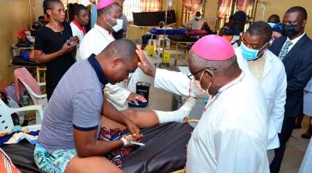 Obispos de Nigeria visitan a sobrevivientes de la masacre que deju00f3 al menos 50 muertos