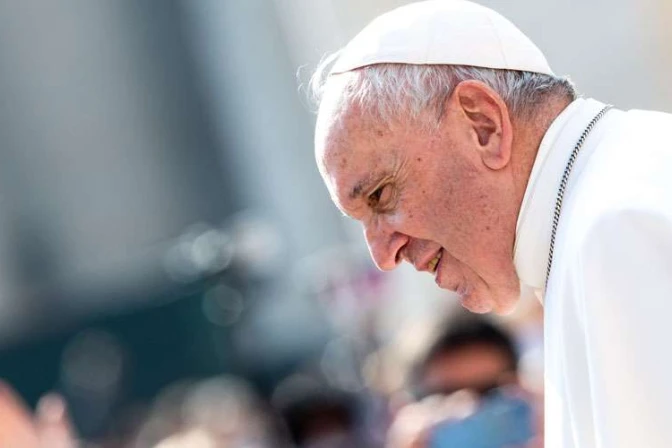 Vaticano no confirma si se realizó prueba de coronavirus al Papa Francisco