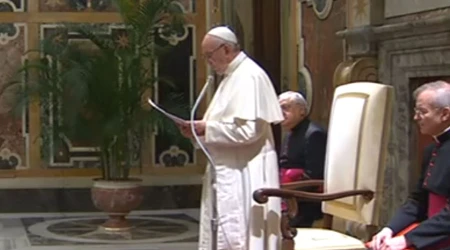 Papa Francisco: Una sociedad que consume pornografu00eda no puede proteger bien a los niu00f1os