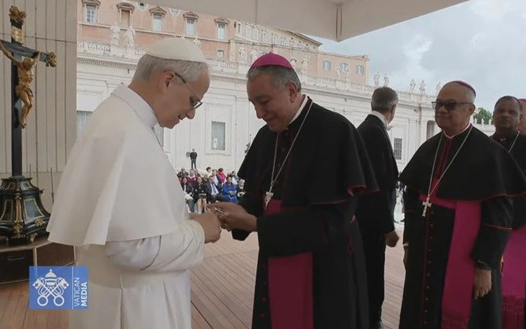 El Papa León XIV y el Arzobispo de Panamá en el Vaticano.?w=200&h=150