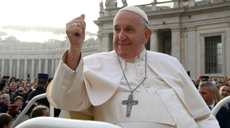 La curiosa historia del solideo que un seminarista regalu00f3 al Papa Francisco